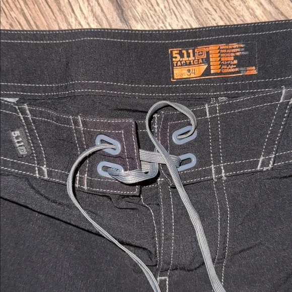 5.11 Tactical Black and Gray Performance Shorts Mens Sz 34 - Picture 2 of 3